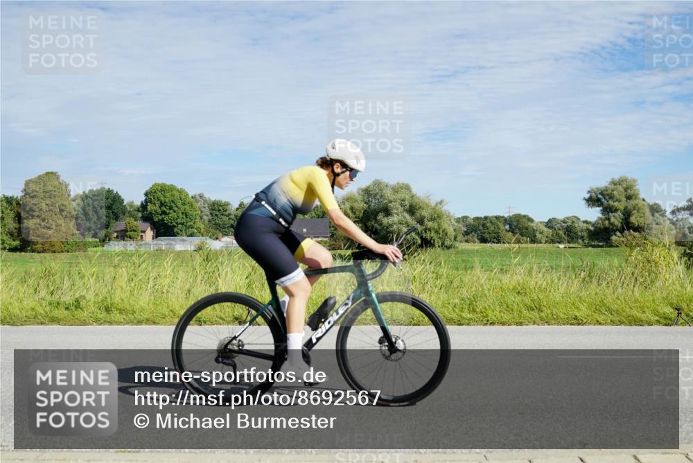 31.08.2025 - Elbe Triathlon Hamburg Michael Burmester http://msf.ph/oto/8692567 31.08.2025 10:39:34 Radfahren 812, 836, 937, 1037, 1075, 1091, 1107, 1265 meine-sportfotos.de