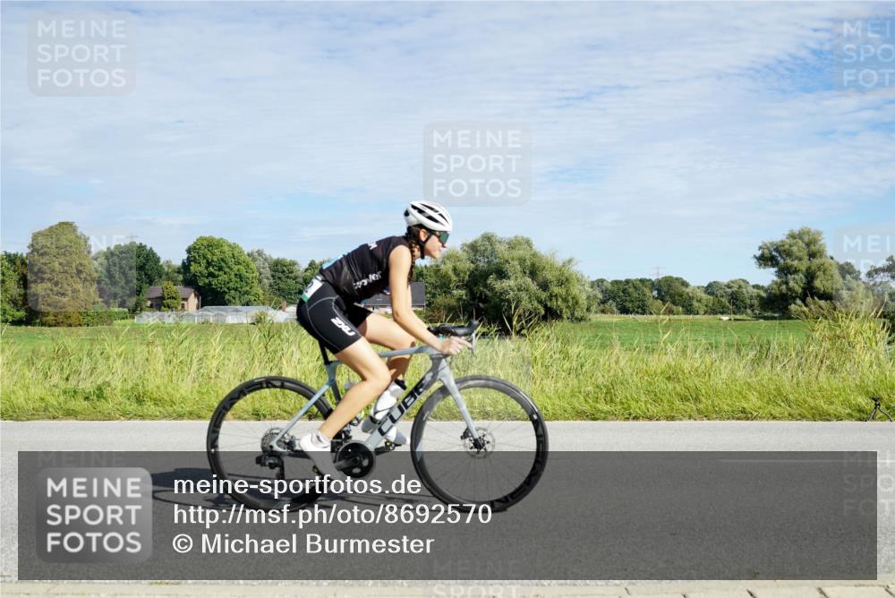 31.08.2025 - Elbe Triathlon Hamburg Michael Burmester http://msf.ph/oto/8692570 31.08.2025 10:39:38 Radfahren 762, 812, 836, 937, 961, 1037, 1075, 1091 meine-sportfotos.de