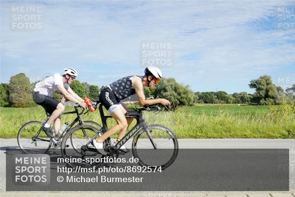 31.08.2025 - Elbe Triathlon Hamburg Michael Burmester http://msf.ph/oto/8692574 31.08.2025 10:39:43 Radfahren 762, 937, 961, 964, 1075, 1080, 1091, 1149 meine-sportfotos.de