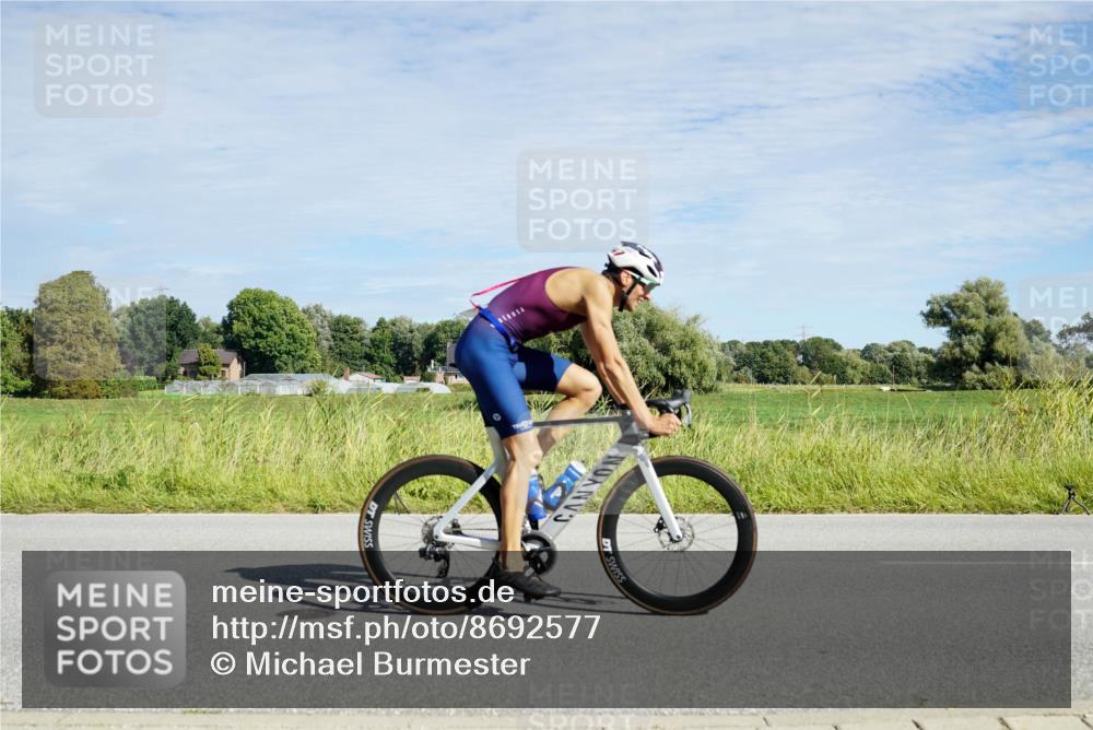 31.08.2025 - Elbe Triathlon Hamburg Michael Burmester http://msf.ph/oto/8692577 31.08.2025 10:39:46 Radfahren 762, 961, 964, 1080, 1149 meine-sportfotos.de