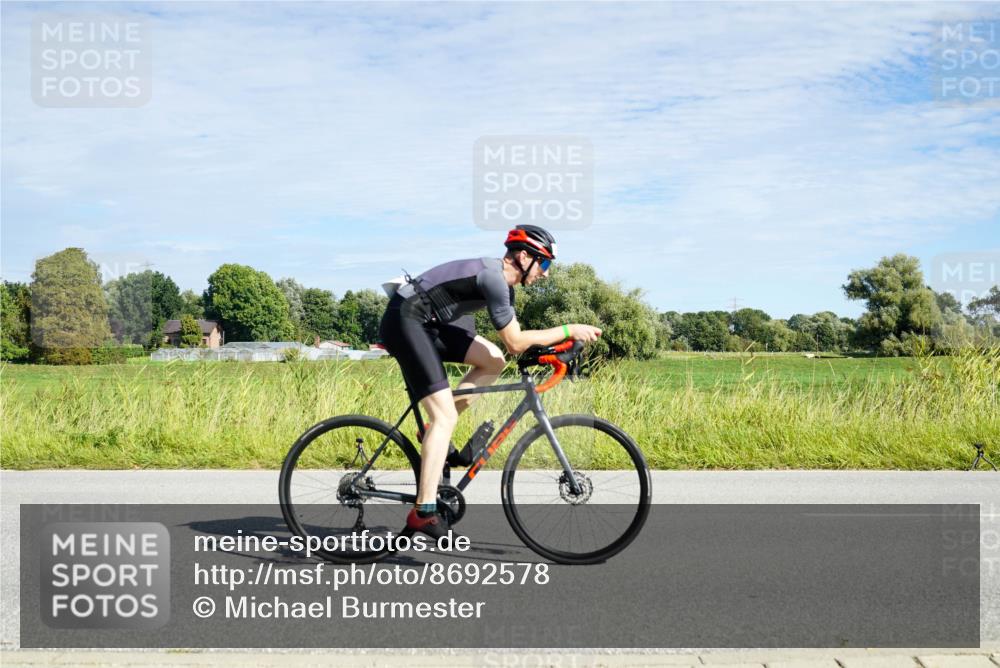 31.08.2025 - Elbe Triathlon Hamburg Michael Burmester http://msf.ph/oto/8692578 31.08.2025 10:39:48 Radfahren 964, 994, 1080, 1145, 1149 meine-sportfotos.de