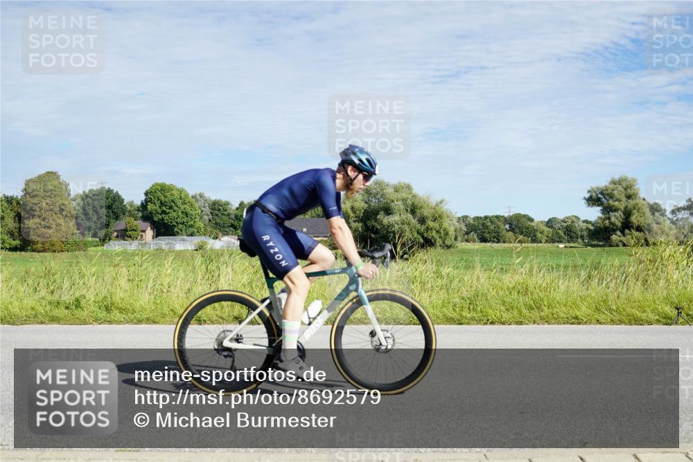 31.08.2025 - Elbe Triathlon Hamburg Michael Burmester http://msf.ph/oto/8692579 31.08.2025 10:39:49 Radfahren 964, 994, 1080, 1145, 1149 meine-sportfotos.de
