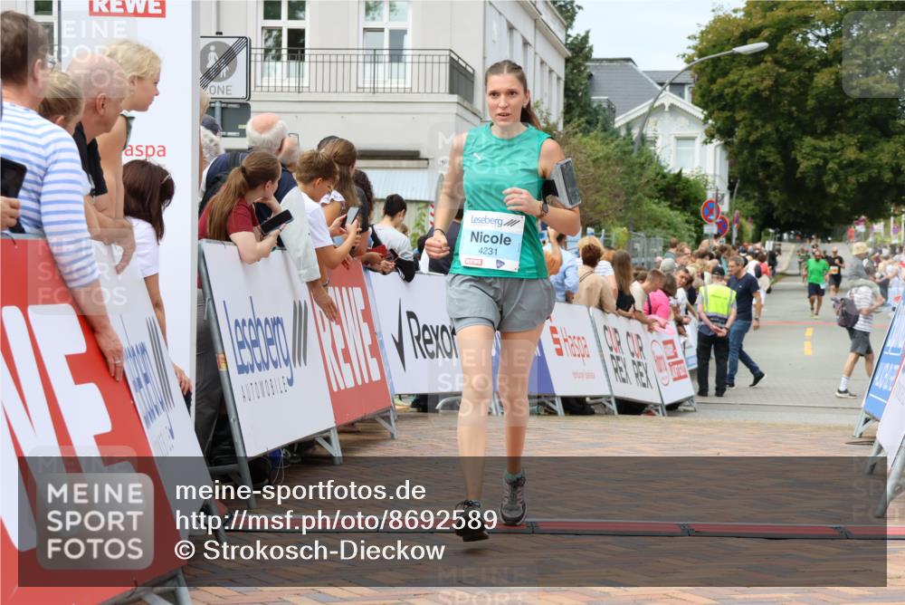31.08.2025 - 21. Blankeneser Heldenlauf Strokosch-Dieckow http://msf.ph/oto/8692589 31.08.2025 12:37:47 Ziel 4231 meine-sportfotos.de