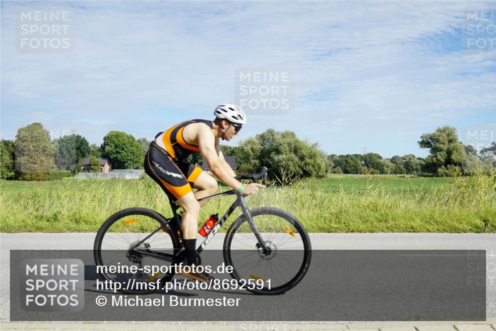 31.08.2025 - Elbe Triathlon Hamburg Michael Burmester http://msf.ph/oto/8692591 31.08.2025 10:40:12 Radfahren 997, 1028 meine-sportfotos.de