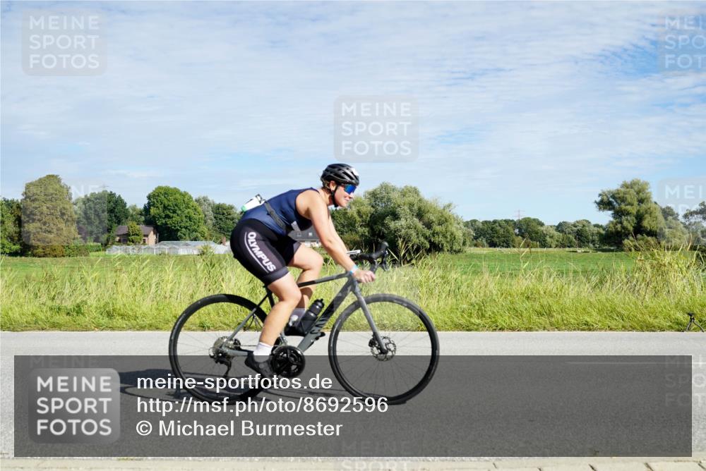 31.08.2025 - Elbe Triathlon Hamburg Michael Burmester http://msf.ph/oto/8692596 31.08.2025 10:40:31 Radfahren 861 meine-sportfotos.de