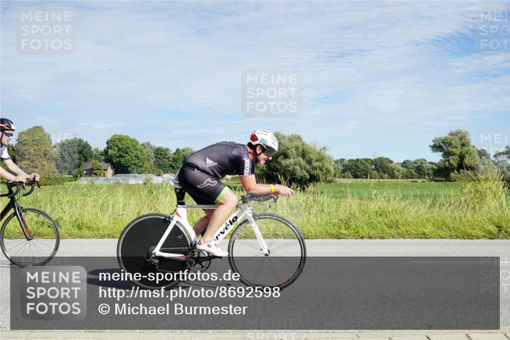 31.08.2025 - Elbe Triathlon Hamburg Michael Burmester http://msf.ph/oto/8692598 31.08.2025 10:40:40 Radfahren 818, 1021, 1039, 1043, 1298 meine-sportfotos.de