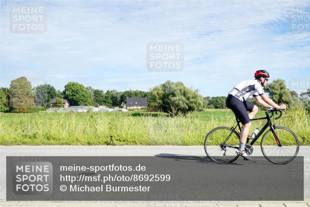 31.08.2025 - Elbe Triathlon Hamburg Michael Burmester http://msf.ph/oto/8692599 31.08.2025 10:40:40 Radfahren 818, 1021, 1039, 1043, 1298 meine-sportfotos.de