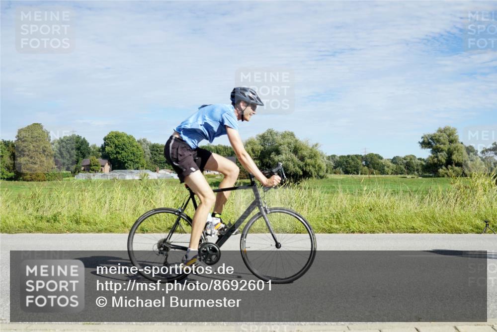 31.08.2025 - Elbe Triathlon Hamburg Michael Burmester http://msf.ph/oto/8692601 31.08.2025 10:40:44 Radfahren 818, 1039, 1043, 1060 meine-sportfotos.de