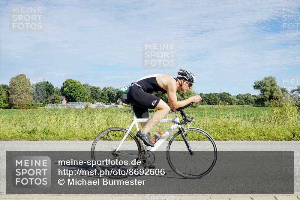31.08.2025 - Elbe Triathlon Hamburg Michael Burmester http://msf.ph/oto/8692606 31.08.2025 10:40:52 Radfahren 792, 933, 975, 1060, 1129 meine-sportfotos.de