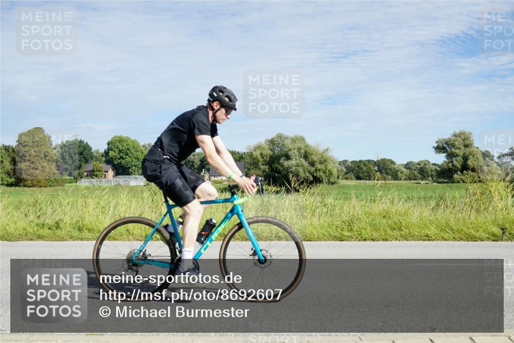 31.08.2025 - Elbe Triathlon Hamburg Michael Burmester http://msf.ph/oto/8692607 31.08.2025 10:40:53 Radfahren 792, 933, 975, 1060, 1129 meine-sportfotos.de