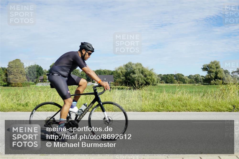 31.08.2025 - Elbe Triathlon Hamburg Michael Burmester http://msf.ph/oto/8692612 31.08.2025 10:41:09 Radfahren 564 meine-sportfotos.de