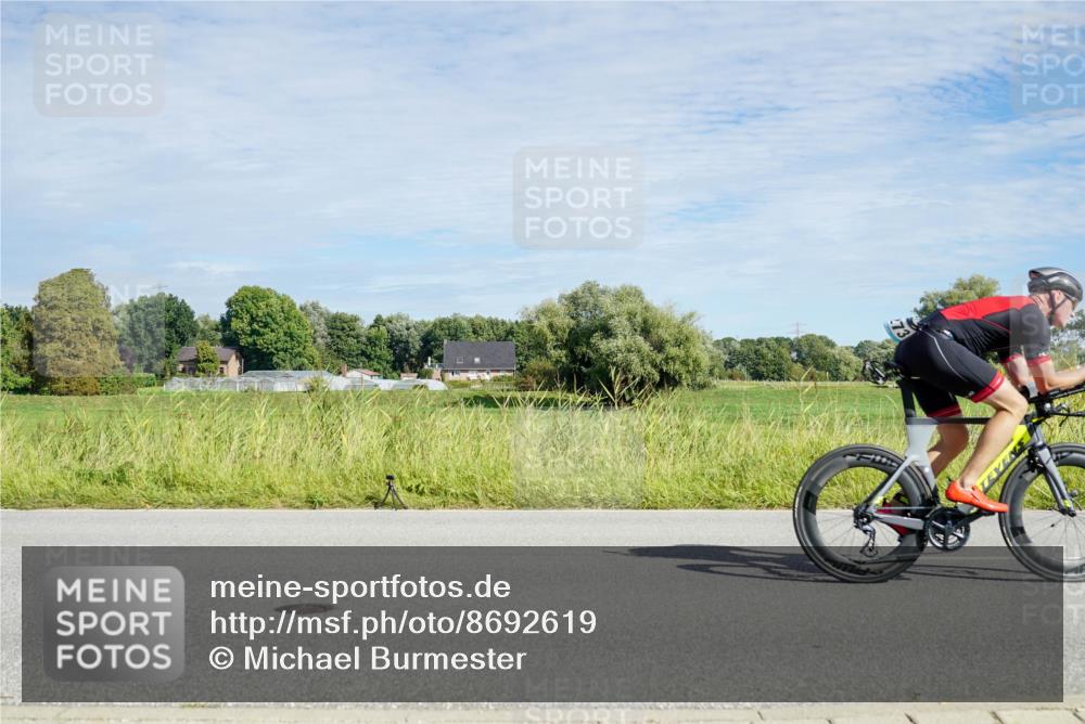 31.08.2025 - Elbe Triathlon Hamburg Michael Burmester http://msf.ph/oto/8692619 31.08.2025 10:41:24 Radfahren 914, 926, 970, 1054, 1148, 1273, 1301 meine-sportfotos.de