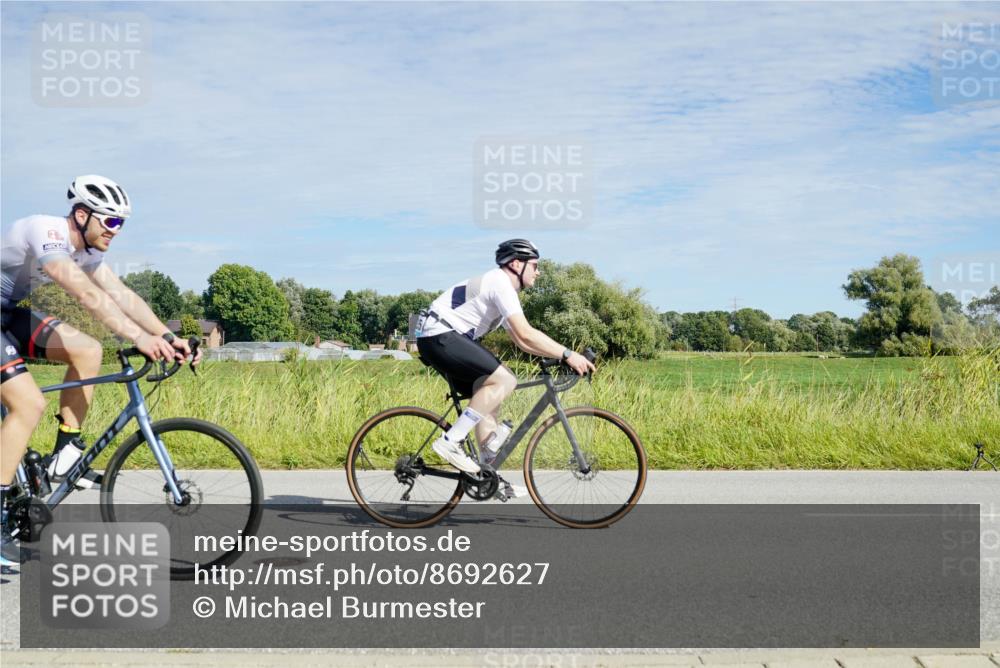 31.08.2025 - Elbe Triathlon Hamburg Michael Burmester http://msf.ph/oto/8692627 31.08.2025 10:41:35 Radfahren 955, 1003, 1022, 1035, 1062, 1096, 1279 meine-sportfotos.de