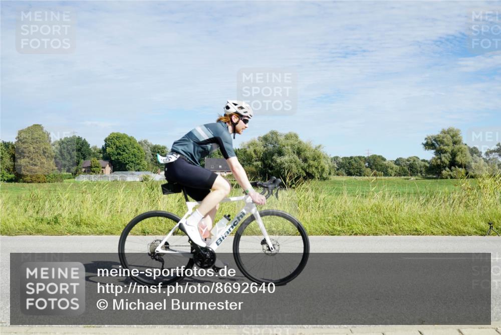 31.08.2025 - Elbe Triathlon Hamburg Michael Burmester http://msf.ph/oto/8692640 31.08.2025 10:42:06 Radfahren 935, 987, 1094, 1123 meine-sportfotos.de
