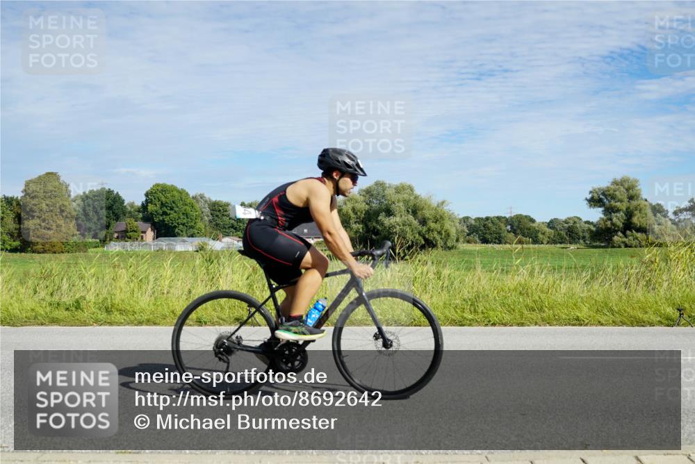 31.08.2025 - Elbe Triathlon Hamburg Michael Burmester http://msf.ph/oto/8692642 31.08.2025 10:42:09 Radfahren 935, 987, 1082, 1094, 1123, 1250 meine-sportfotos.de