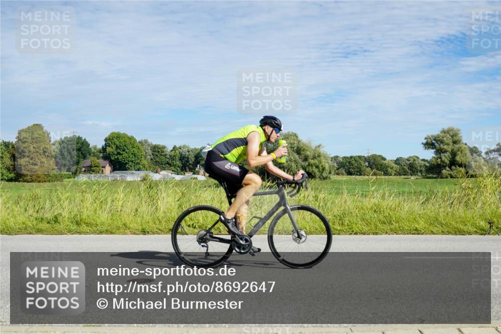 31.08.2025 - Elbe Triathlon Hamburg Michael Burmester http://msf.ph/oto/8692647 31.08.2025 10:42:16 Radfahren 992, 993, 1082, 1250, 1297 meine-sportfotos.de