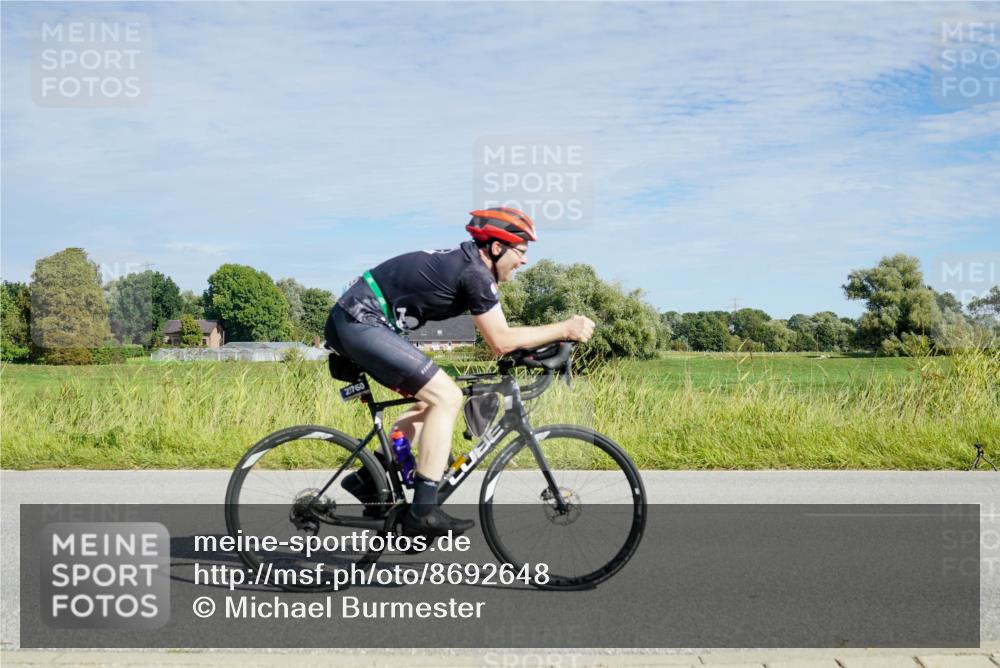 31.08.2025 - Elbe Triathlon Hamburg Michael Burmester http://msf.ph/oto/8692648 31.08.2025 10:42:17 Radfahren 992, 993, 1082, 1250, 1297 meine-sportfotos.de