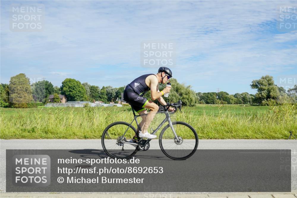 31.08.2025 - Elbe Triathlon Hamburg Michael Burmester http://msf.ph/oto/8692653 31.08.2025 10:42:29 Radfahren 954, 973, 1008, 1026, 1055, 1160, 1303, 1321, 1323 meine-sportfotos.de