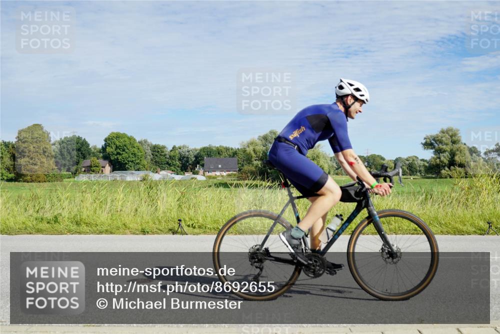 31.08.2025 - Elbe Triathlon Hamburg Michael Burmester http://msf.ph/oto/8692655 31.08.2025 10:42:29 Radfahren 954, 973, 1008, 1026, 1055, 1160, 1303, 1321, 1323 meine-sportfotos.de