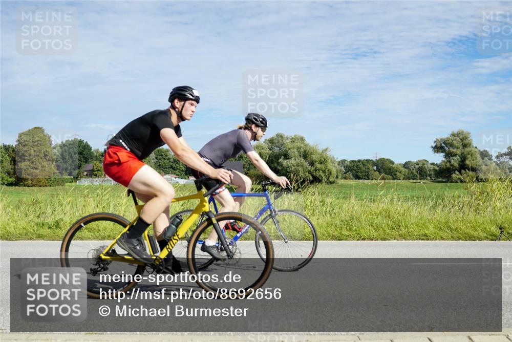 31.08.2025 - Elbe Triathlon Hamburg Michael Burmester http://msf.ph/oto/8692656 31.08.2025 10:42:31 Radfahren 954, 973, 1008, 1026, 1055, 1105, 1160, 1303, 1321, 1323 meine-sportfotos.de