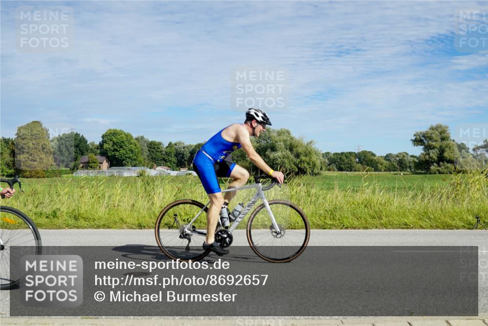 31.08.2025 - Elbe Triathlon Hamburg Michael Burmester http://msf.ph/oto/8692657 31.08.2025 10:42:34 Radfahren 863, 954, 966, 973, 1026, 1055, 1105, 1160, 1303, 1321 meine-sportfotos.de
