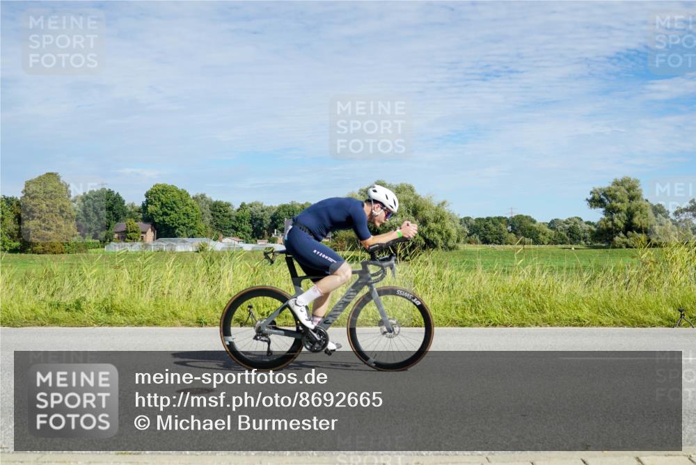 31.08.2025 - Elbe Triathlon Hamburg Michael Burmester http://msf.ph/oto/8692665 31.08.2025 10:42:42 Radfahren 863, 966, 1013, 1074, 1154 meine-sportfotos.de