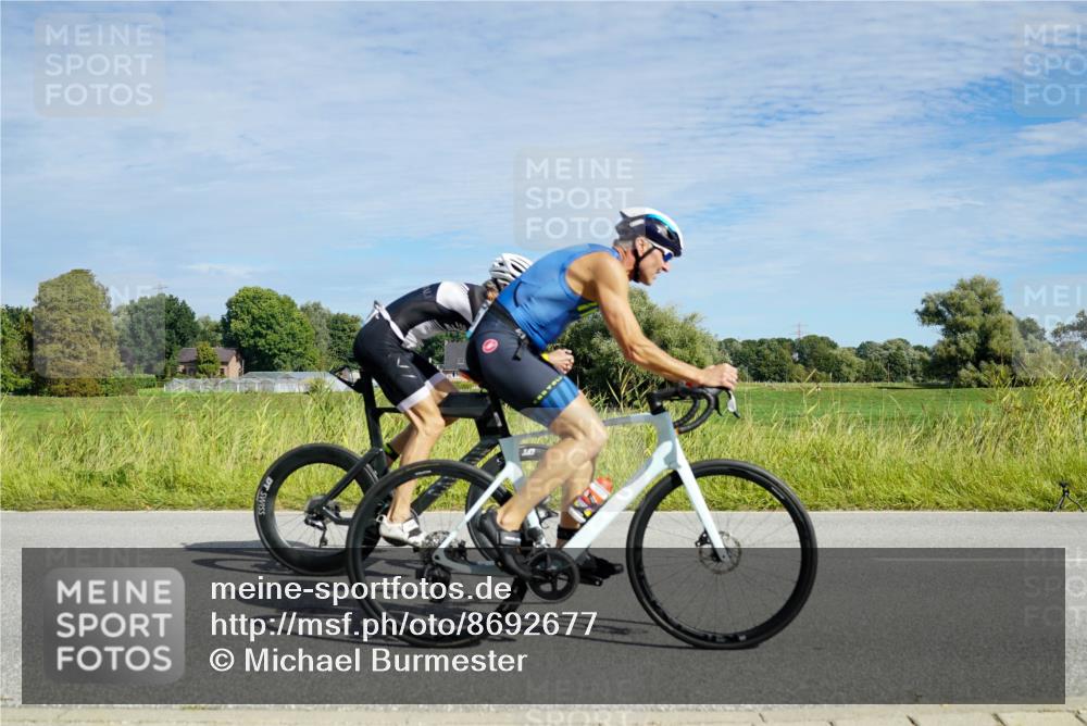 31.08.2025 - Elbe Triathlon Hamburg Michael Burmester http://msf.ph/oto/8692677 31.08.2025 10:43:04 Radfahren 806, 991, 1010, 1103, 1219, 1280, 1299, 1305, 1327 meine-sportfotos.de