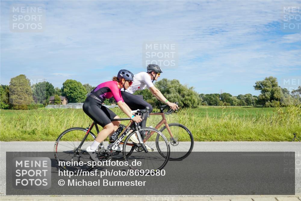 31.08.2025 - Elbe Triathlon Hamburg Michael Burmester http://msf.ph/oto/8692680 31.08.2025 10:43:10 Radfahren 806, 1010, 1020, 1103, 1196, 1280, 1299, 1327 meine-sportfotos.de