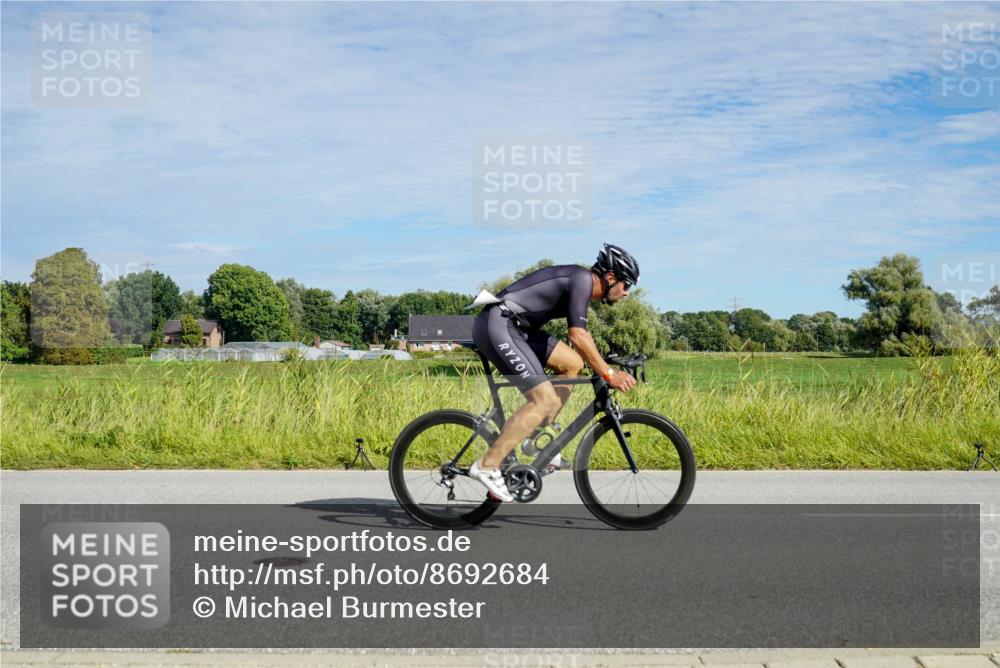 31.08.2025 - Elbe Triathlon Hamburg Michael Burmester http://msf.ph/oto/8692684 31.08.2025 10:43:14 Radfahren 1020, 1180, 1196, 1280, 1299, 1302, 1310 meine-sportfotos.de
