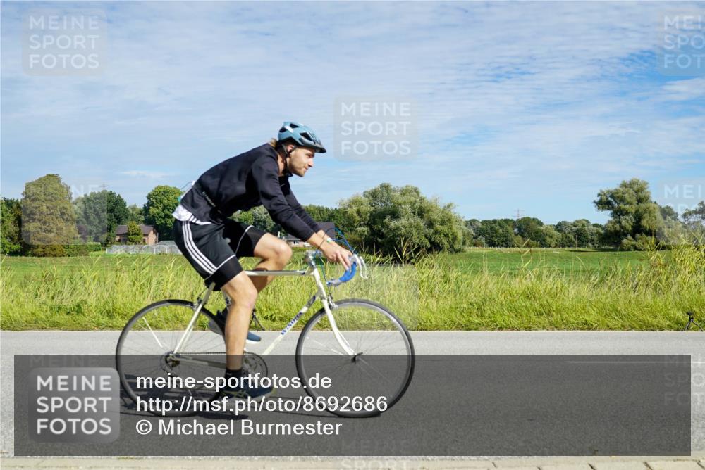 31.08.2025 - Elbe Triathlon Hamburg Michael Burmester http://msf.ph/oto/8692686 31.08.2025 10:43:15 Radfahren 958, 1020, 1180, 1196, 1302, 1310 meine-sportfotos.de