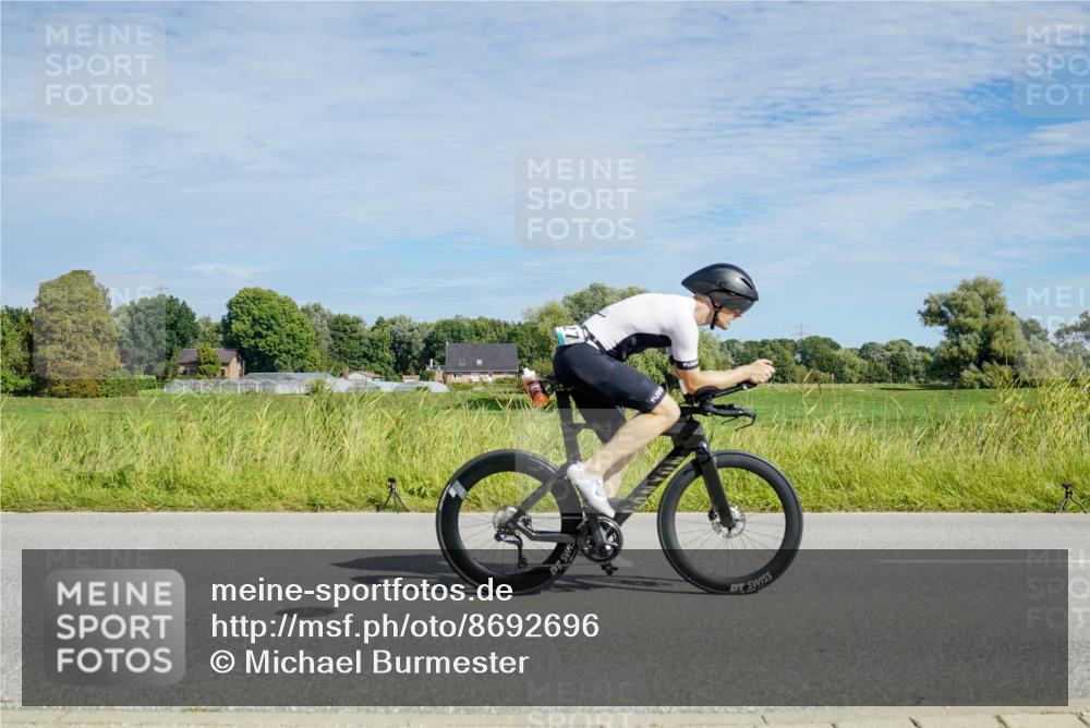 31.08.2025 - Elbe Triathlon Hamburg Michael Burmester http://msf.ph/oto/8692696 31.08.2025 10:43:26 Radfahren 1108, 1227, 1248 meine-sportfotos.de