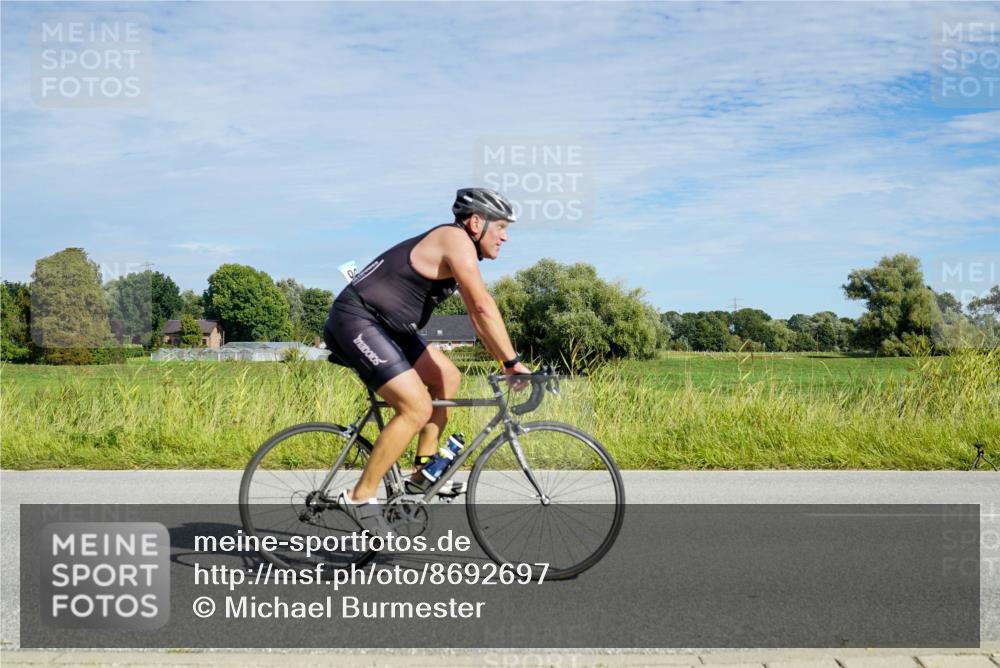 31.08.2025 - Elbe Triathlon Hamburg Michael Burmester http://msf.ph/oto/8692697 31.08.2025 10:43:34 Radfahren 1256 meine-sportfotos.de