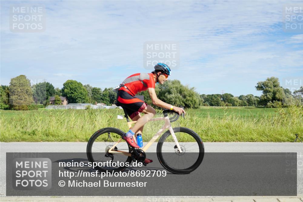 31.08.2025 - Elbe Triathlon Hamburg Michael Burmester http://msf.ph/oto/8692709 31.08.2025 10:44:04 Radfahren 1183, 1206, 1251, 1326, 1445 meine-sportfotos.de