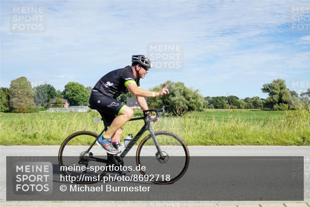 31.08.2025 - Elbe Triathlon Hamburg Michael Burmester http://msf.ph/oto/8692718 31.08.2025 10:44:22 Radfahren 1038, 1277, 1318, 1322 meine-sportfotos.de