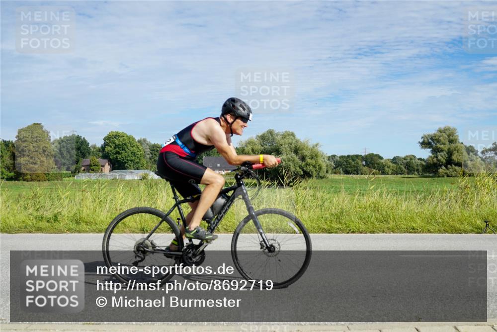 31.08.2025 - Elbe Triathlon Hamburg Michael Burmester http://msf.ph/oto/8692719 31.08.2025 10:44:27 Radfahren 951, 1313, 1322 meine-sportfotos.de