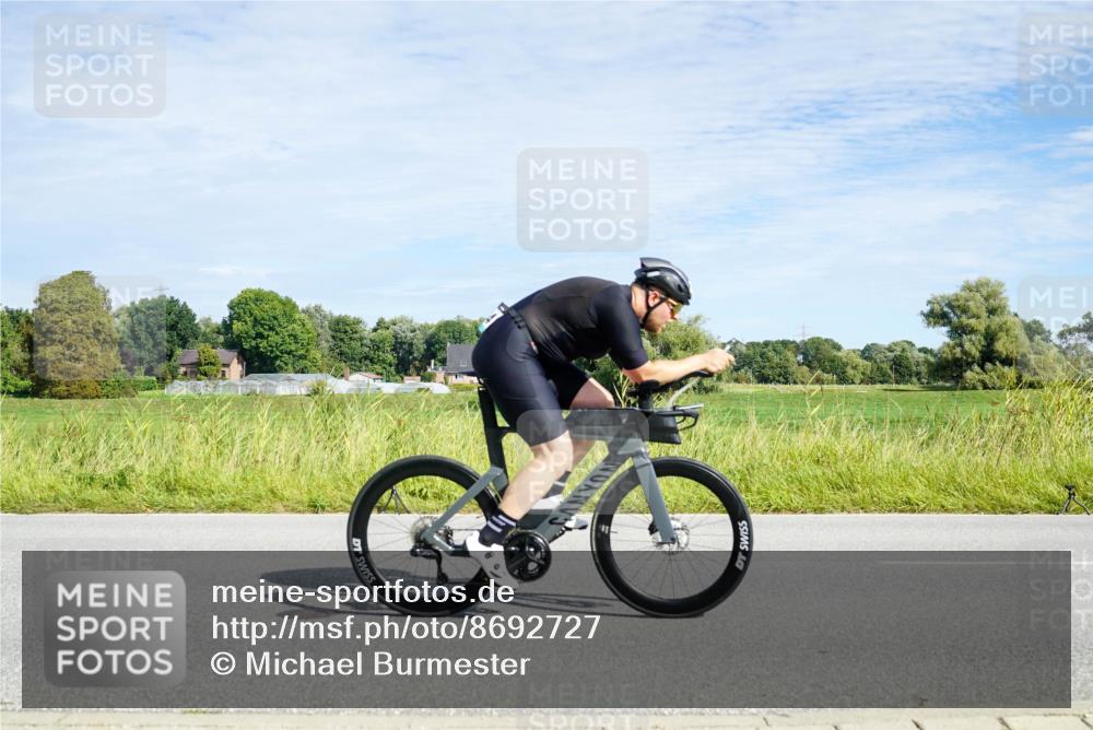 31.08.2025 - Elbe Triathlon Hamburg Michael Burmester http://msf.ph/oto/8692727 31.08.2025 10:44:49 Radfahren 1164, 1252, 1292 meine-sportfotos.de
