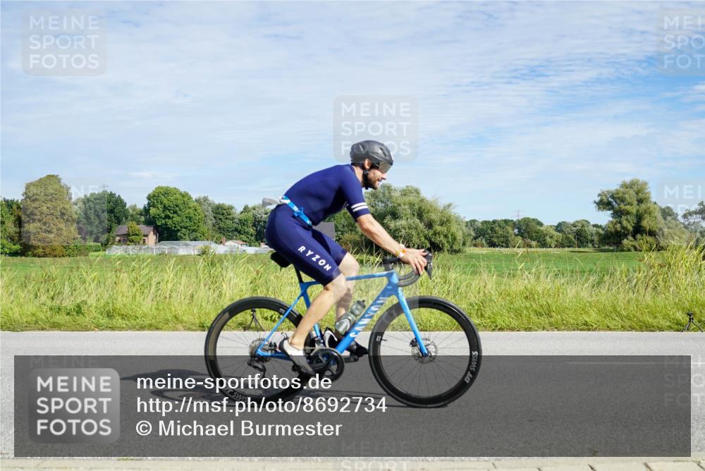 31.08.2025 - Elbe Triathlon Hamburg Michael Burmester http://msf.ph/oto/8692734 31.08.2025 10:45:01 Radfahren 1140, 1209 meine-sportfotos.de