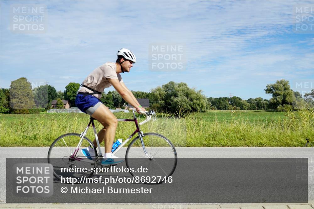 31.08.2025 - Elbe Triathlon Hamburg Michael Burmester http://msf.ph/oto/8692746 31.08.2025 10:45:32 Radfahren 852, 936, 1027 meine-sportfotos.de
