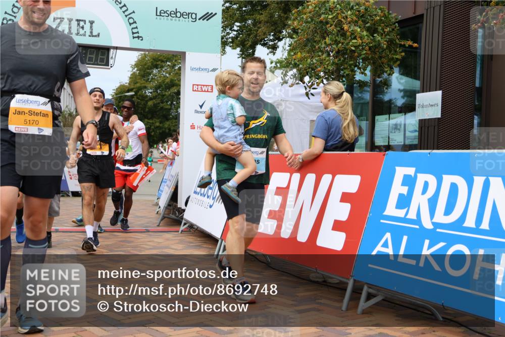 31.08.2025 - 21. Blankeneser Heldenlauf Strokosch-Dieckow http://msf.ph/oto/8692748 31.08.2025 12:37:36 Ziel 5170, 5265, 5699, 5698, 5617, 4175 meine-sportfotos.de