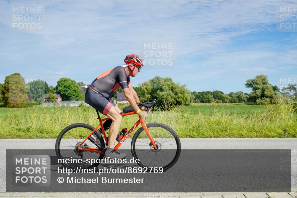 31.08.2025 - Elbe Triathlon Hamburg Michael Burmester http://msf.ph/oto/8692769 31.08.2025 10:46:35 Radfahren 1059, 1213, 1224, 1320, 1334 meine-sportfotos.de