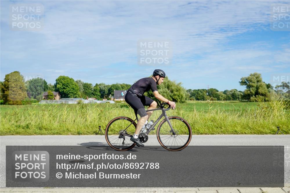 31.08.2025 - Elbe Triathlon Hamburg Michael Burmester http://msf.ph/oto/8692788 31.08.2025 10:47:11 Radfahren 1128, 1168, 1240, 1267, 1300, 1316 meine-sportfotos.de