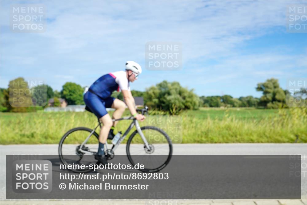 31.08.2025 - Elbe Triathlon Hamburg Michael Burmester http://msf.ph/oto/8692803 31.08.2025 10:47:58 Radfahren 948, 949, 1116 meine-sportfotos.de