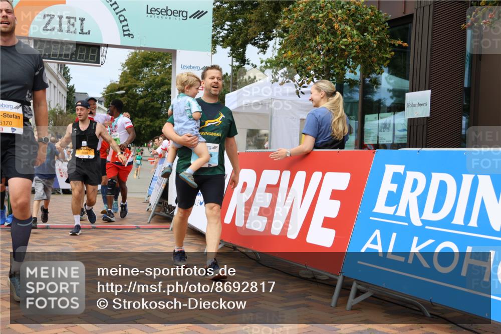 31.08.2025 - 21. Blankeneser Heldenlauf Strokosch-Dieckow http://msf.ph/oto/8692817 31.08.2025 12:37:35 Ziel 5170, 5361, 5265, 5699, 5698, 5617, 4175 meine-sportfotos.de