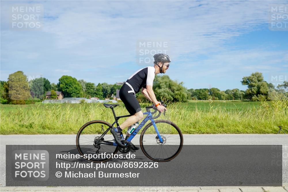 31.08.2025 - Elbe Triathlon Hamburg Michael Burmester http://msf.ph/oto/8692826 31.08.2025 10:48:51 Radfahren 1119 meine-sportfotos.de