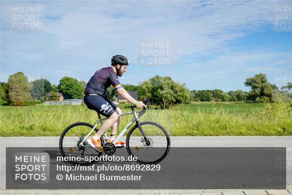 31.08.2025 - Elbe Triathlon Hamburg Michael Burmester http://msf.ph/oto/8692829 31.08.2025 10:49:03 Radfahren 1072, 1112, 1147, 1177, 1290 meine-sportfotos.de