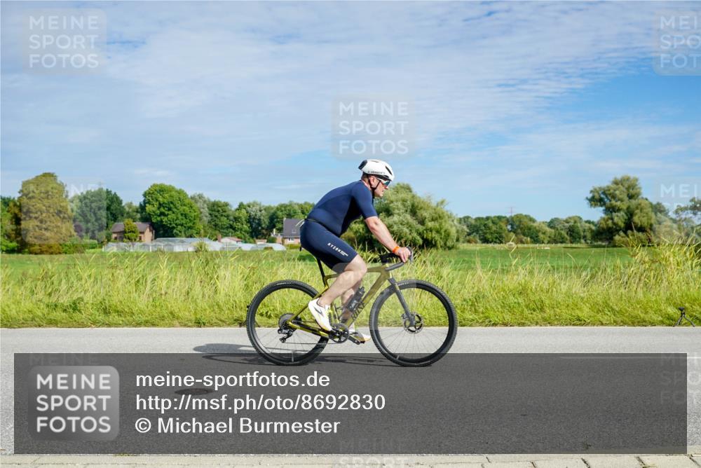 31.08.2025 - Elbe Triathlon Hamburg Michael Burmester http://msf.ph/oto/8692830 31.08.2025 10:49:06 Radfahren 1072, 1112, 1147, 1177, 1290 meine-sportfotos.de