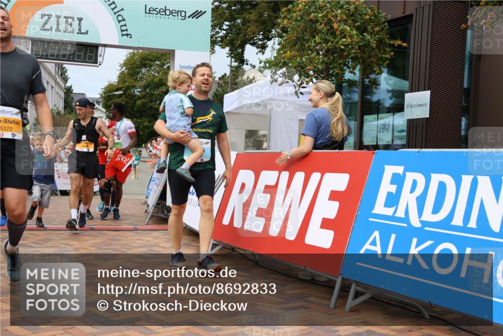 31.08.2025 - 21. Blankeneser Heldenlauf Strokosch-Dieckow http://msf.ph/oto/8692833 31.08.2025 12:37:35 Ziel 5170, 5361, 5265, 5699, 5698, 5617, 4175 meine-sportfotos.de