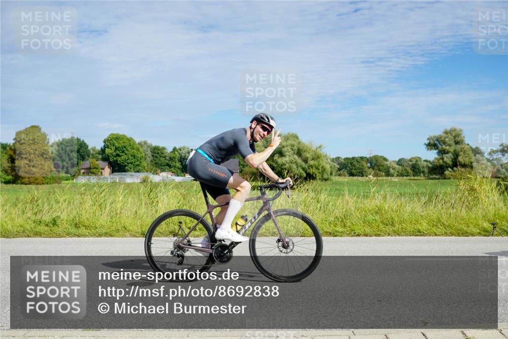 31.08.2025 - Elbe Triathlon Hamburg Michael Burmester http://msf.ph/oto/8692838 31.08.2025 10:49:17 Radfahren 1104, 1190, 1308, 1424, 1496 meine-sportfotos.de