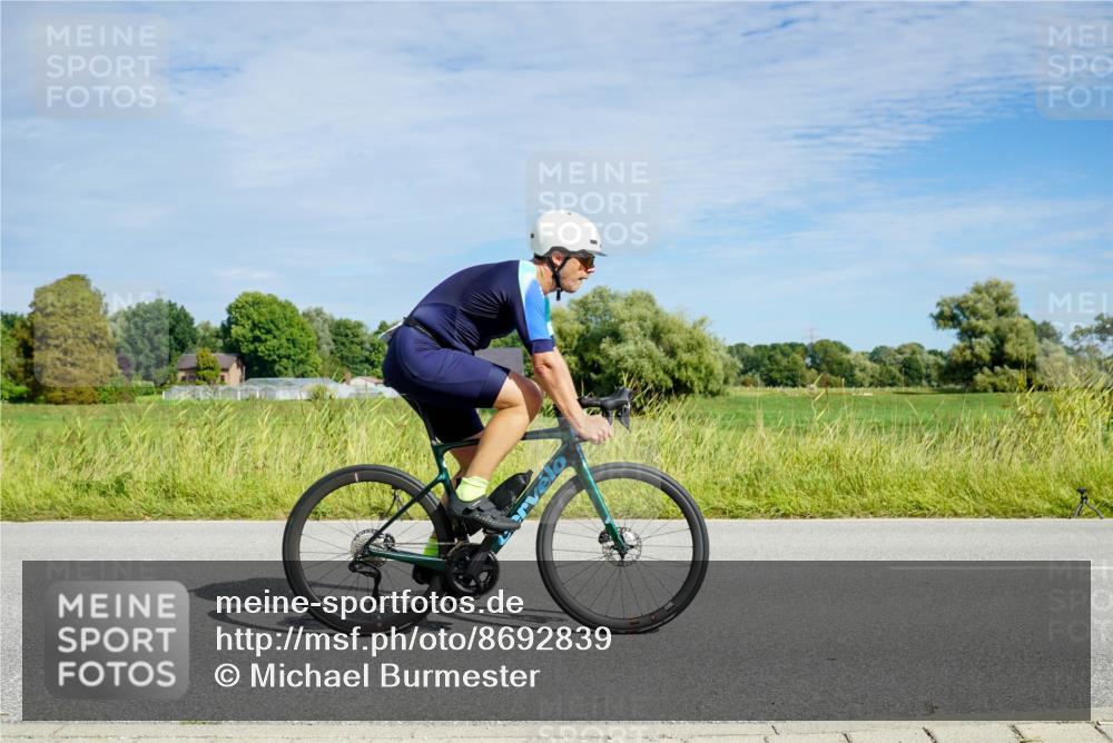 31.08.2025 - Elbe Triathlon Hamburg Michael Burmester http://msf.ph/oto/8692839 31.08.2025 10:49:30 Radfahren 1184, 1238, 1304 meine-sportfotos.de