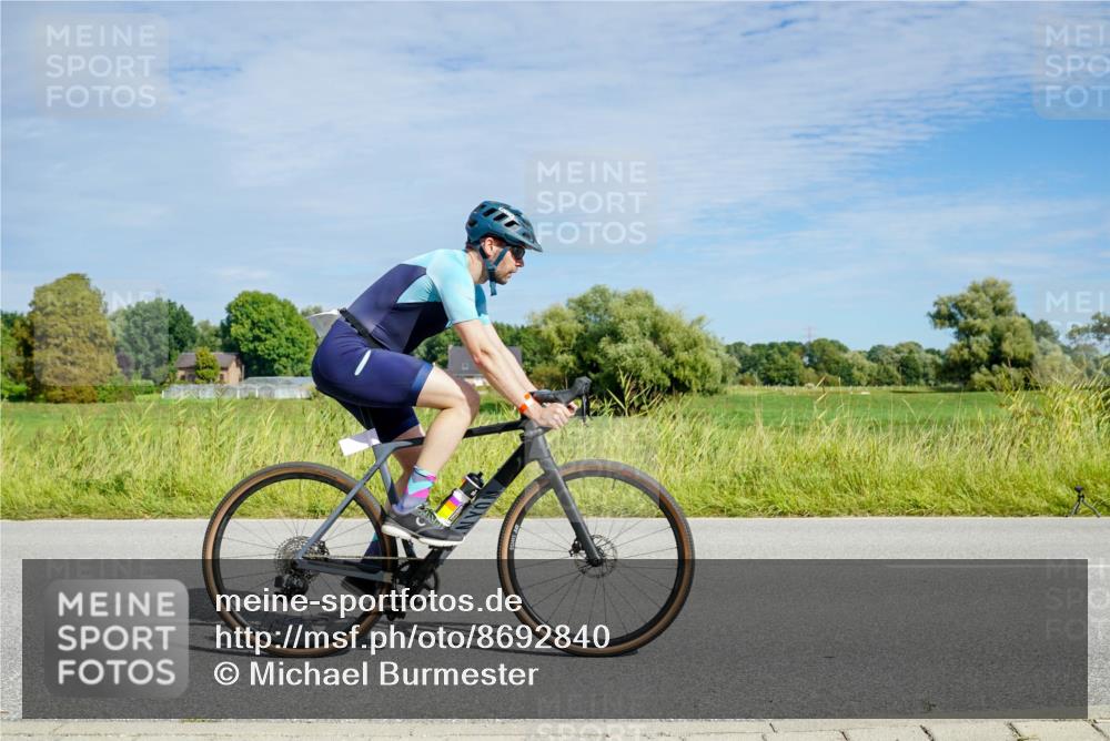 31.08.2025 - Elbe Triathlon Hamburg Michael Burmester http://msf.ph/oto/8692840 31.08.2025 10:49:34 Radfahren 1184, 1238, 1304 meine-sportfotos.de